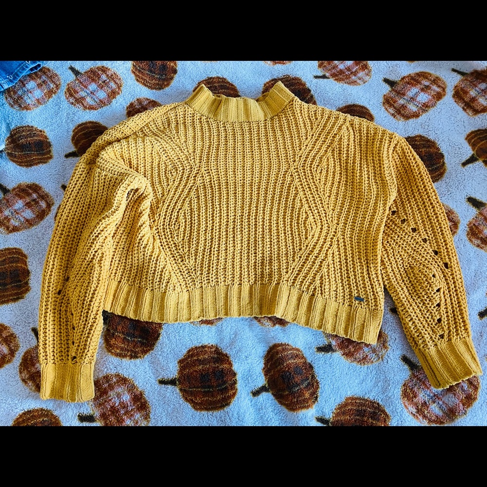 Mustard Hollister sweater size S